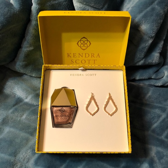 Kendra Scott Jewelry - Kendra Scott Rose Gold